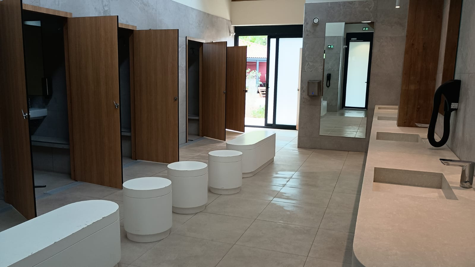Een sanitair gebouw is onmisbaar voor een camping. Dit is één van de speerpunten voor een goede klantervaring